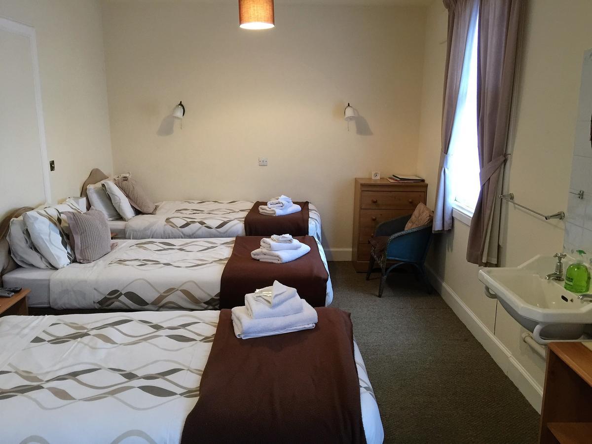 Belgrave Arms 3*